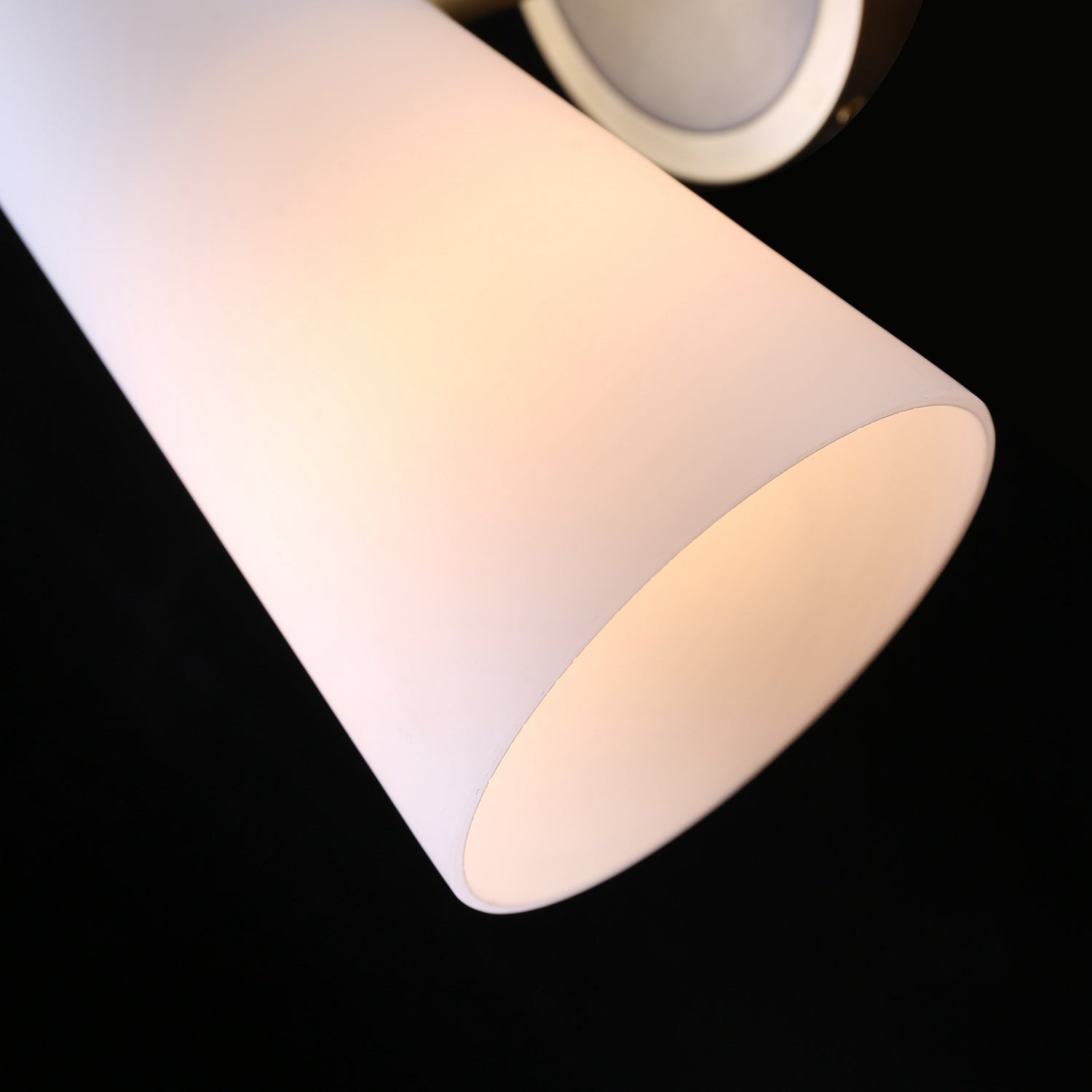 Moden White Ceram Single Shade Wall Sconce