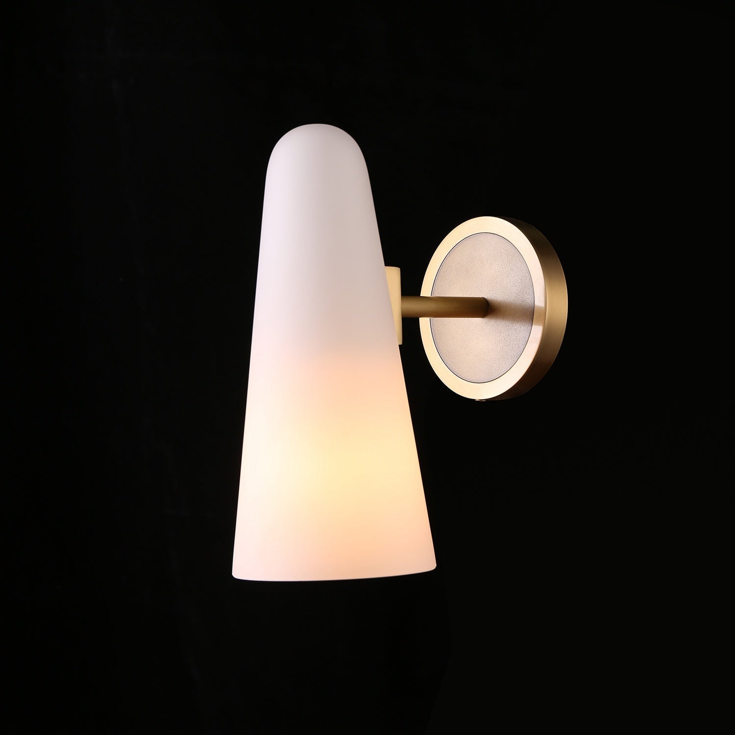 Moden White Ceram Single Shade Wall Sconce